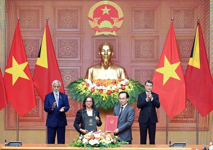 Bộ GD-ĐT Việt Nam và Timor-Leste ký kết hai bản ghi nhớ về hợp tác về giáo dục Bộ GD-ĐT Việt Nam và Timor-Leste ký kết hai bản ghi nhớ về hợp tác về giáo dục