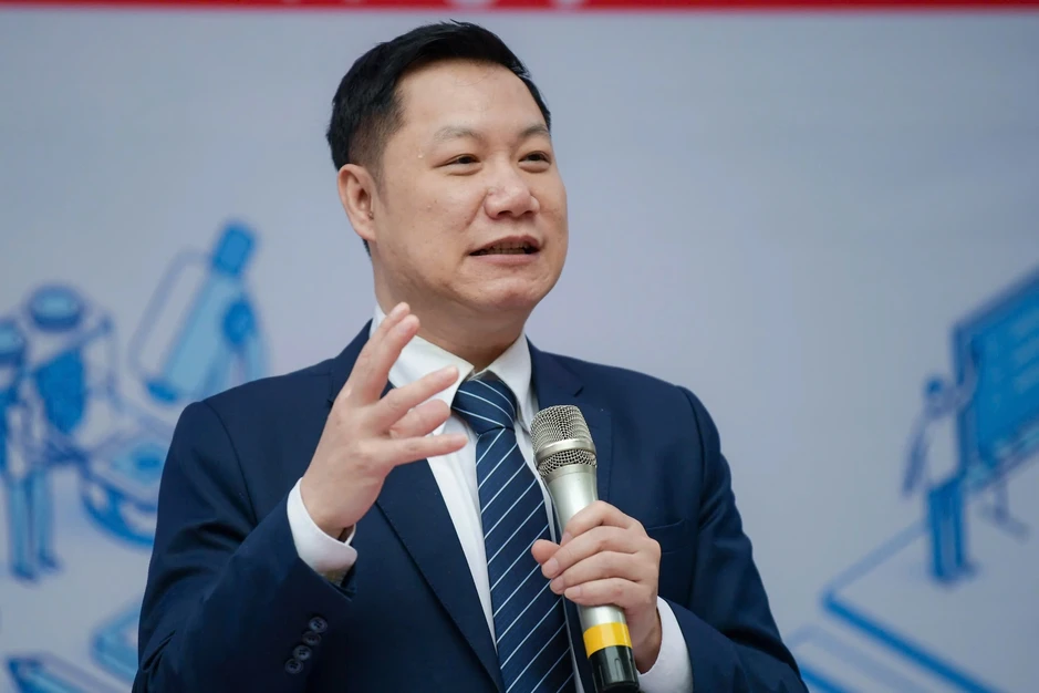 Bộ Giáo dục giải thích đề xuất "liên thông từ bậc học cao xuống thấp hơn"