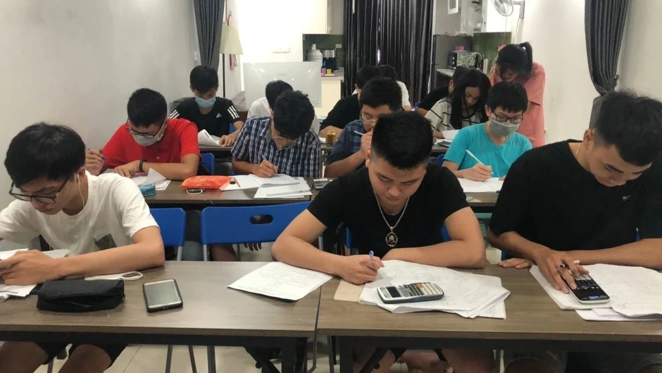 Bộ Giáo dục siết chặt dạy thêm, học thêm: Minh bạch, nghiêm túc và có đường dây nóng Bộ Giáo dục siết chặt dạy thêm, học thêm: Minh bạch, nghiêm túc và có đường dây nóng