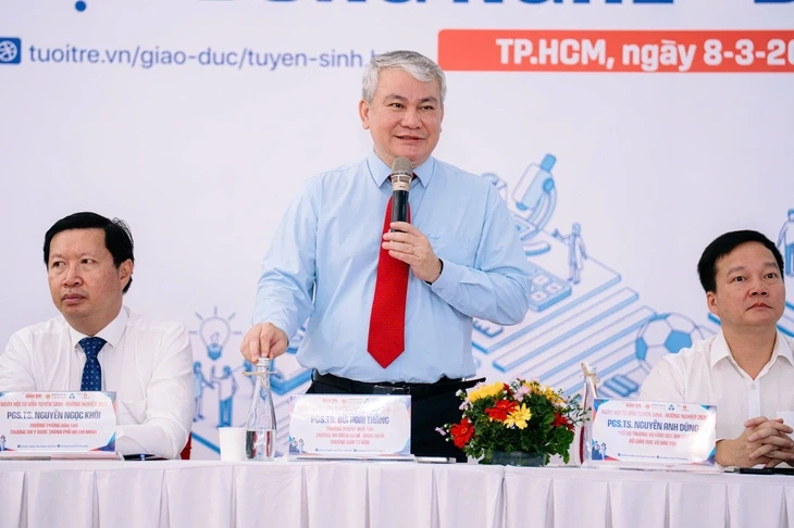 Bộ Giáo dục và Đào tạo: Ngưỡng xét tuyển 15 điểm không phải rào cản với thí sinh Bộ Giáo dục và Đào tạo: Ngưỡng xét tuyển 15 điểm không phải rào cản với thí sinh