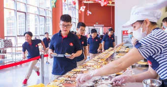 Bộ Giáo dục và Đào tạo yêu cầu các trường công khai đơn vị cung cấp thực phẩm để xã hội cùng tham gia giám sát