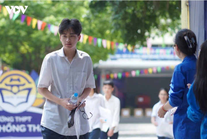 Bỏ môn thi thứ 3 vào lớp 10, tiếng Anh có bị xem nhẹ? Bỏ môn thi thứ 3 vào lớp 10, tiếng Anh có bị xem nhẹ?