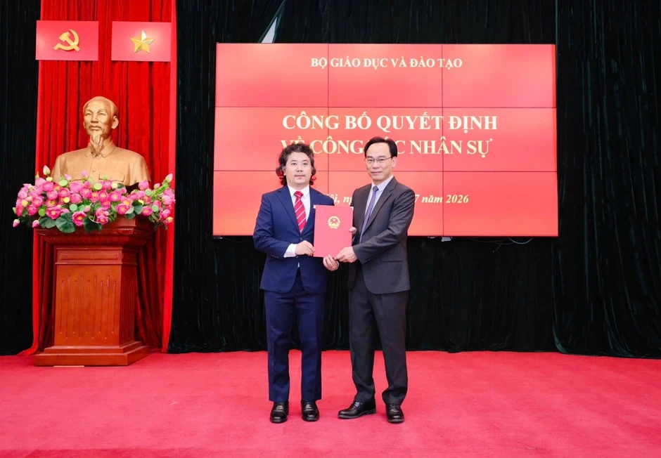 Bổ nhiệm PGS.TS Tạ Hải Tùng làm Phó Giám đốc Đại học Bách khoa Hà Nội Bổ nhiệm PGS.TS Tạ Hải Tùng làm Phó Giám đốc Đại học Bách khoa Hà Nội