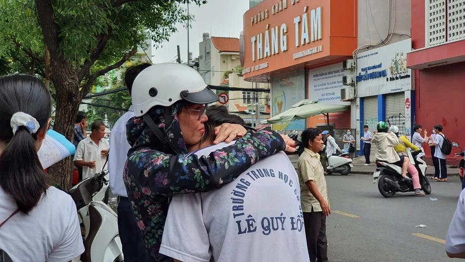 Bỏ thi tuyển sinh lớp 10: Tiết kiệm tài nguyên, sức sống khỏi cuộc đua khốc liệt Bỏ thi tuyển sinh lớp 10: Tiết kiệm tài nguyên, sức sống khỏi cuộc đua khốc liệt