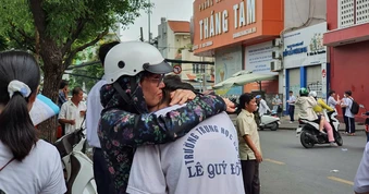 Bỏ thi tuyển sinh lớp 10: Tiết kiệm tài nguyên, sức sống khỏi cuộc đua khốc liệt