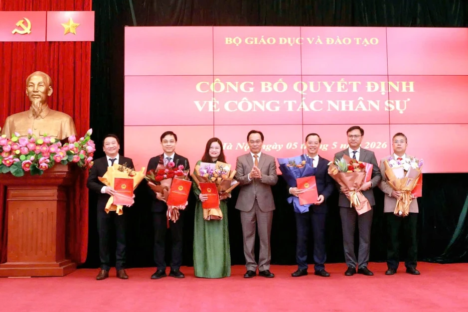 Bộ trưởng GD-ĐT điều động, bổ nhiệm lãnh đạo nhiều đơn vị Bộ trưởng GD-ĐT điều động, bổ nhiệm lãnh đạo nhiều đơn vị