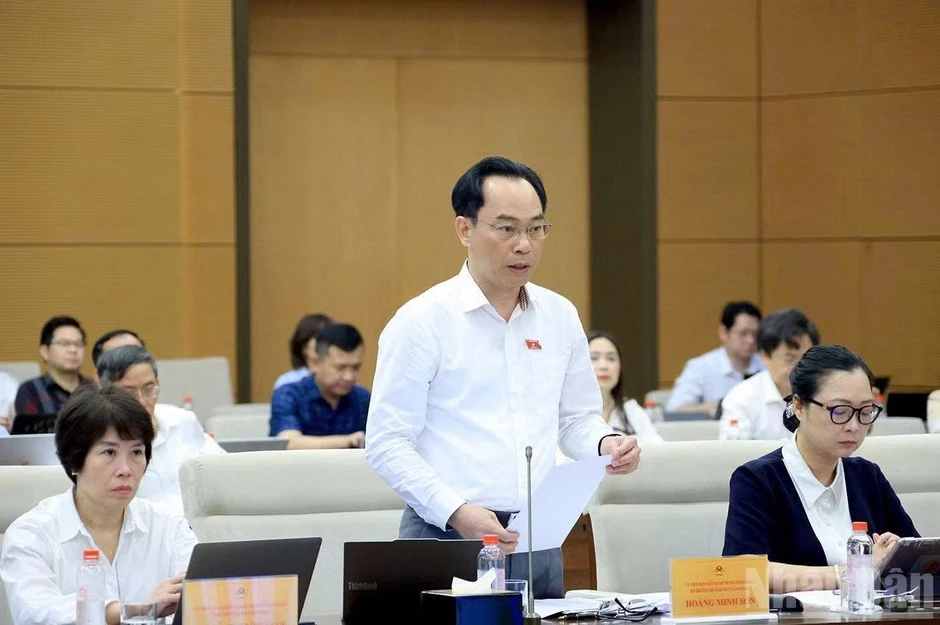 Bộ trưởng GD-ĐT nghiêm túc rút kinh nghiệm khi để thiếu sách giáo khoa Bộ trưởng GD-ĐT nghiêm túc rút kinh nghiệm khi để thiếu sách giáo khoa