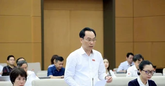 Bộ trưởng GD-ĐT nghiêm túc rút kinh nghiệm khi để thiếu sách giáo khoa