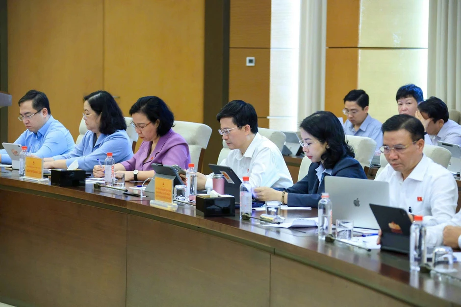 Bộ trưởng Hoàng Minh Sơn: Sẽ tăng cường luân chuyển để giải bài toán thừa, thiếu giáo viên Bộ trưởng Hoàng Minh Sơn: Sẽ tăng cường luân chuyển để giải bài toán thừa, thiếu giáo viên