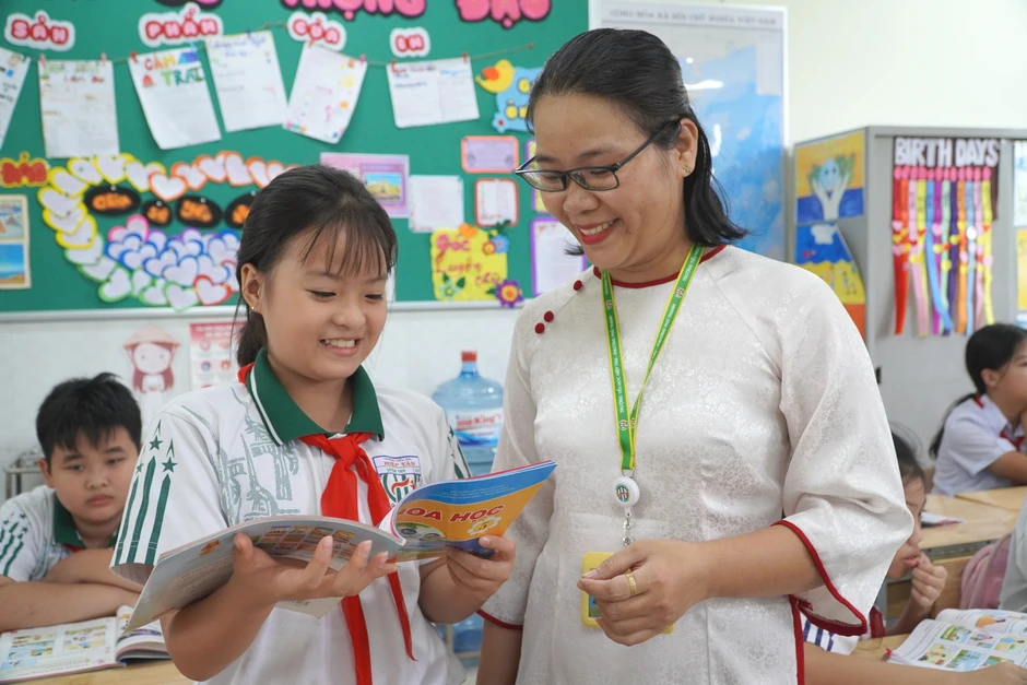 Bỏ xét thăng hạng, giáo viên hạng III lo “mắc kẹt” ở hạng thấp Bỏ xét thăng hạng, giáo viên hạng III lo “mắc kẹt” ở hạng thấp
