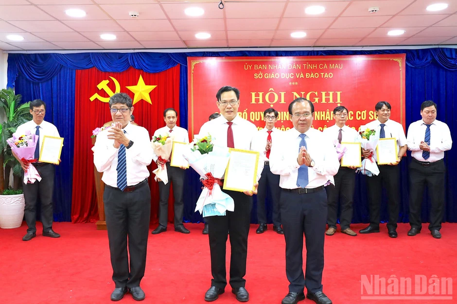 Cà Mau sáp nhập 20 đơn vị trường học, tinh gọn bộ máy giáo dục Cà Mau sáp nhập 20 đơn vị trường học, tinh gọn bộ máy giáo dục