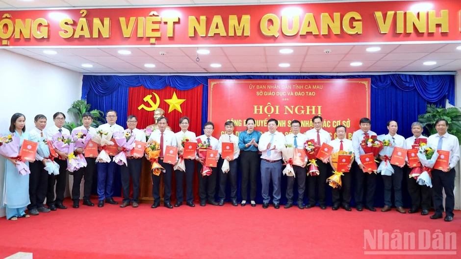 Cà Mau sáp nhập 20 đơn vị trường học, tinh gọn bộ máy giáo dục Cà Mau sáp nhập 20 đơn vị trường học, tinh gọn bộ máy giáo dục