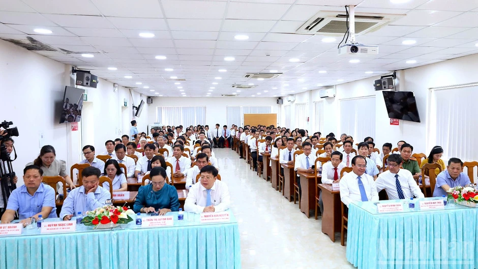 Cà Mau sáp nhập 20 đơn vị trường học, tinh gọn bộ máy giáo dục Cà Mau sáp nhập 20 đơn vị trường học, tinh gọn bộ máy giáo dục