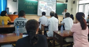 Cấm ban phụ huynh thu tiền hỗ trợ, đặt ra khoản đóng góp bắt buộc