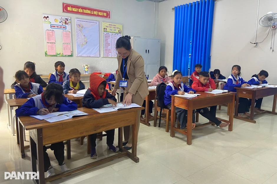Cấm con đến trường vì "thầy bói nói nếu tiếp tục đi học sẽ gặp tai nạn” Cấm con đến trường vì "thầy bói nói nếu tiếp tục đi học sẽ gặp tai nạn”