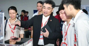Cần chuyển từ đại học "truyền đạt kiến thức" sang "sáng tạo tri thức"