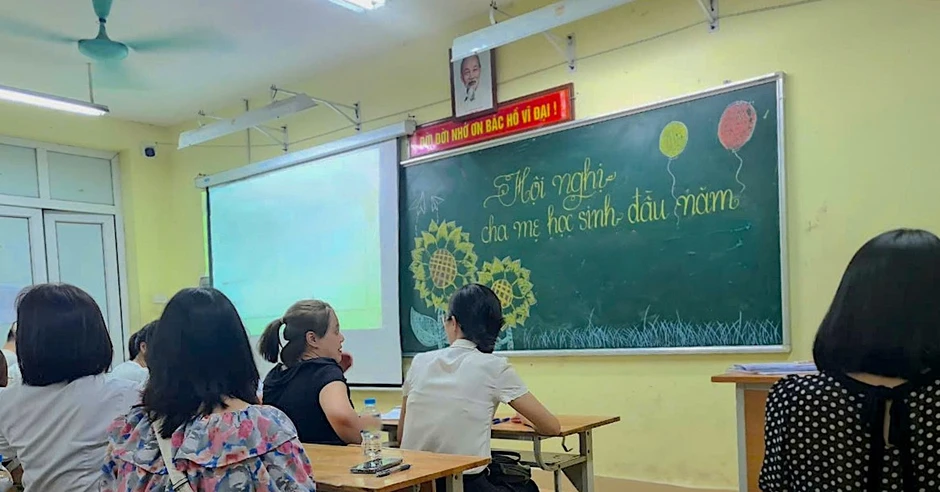 Cần 'giải phóng' ban đại diện cha mẹ học sinh khỏi vai trò 'đứng ra thu tiền' Cần 'giải phóng' ban đại diện cha mẹ học sinh khỏi vai trò 'đứng ra thu tiền'