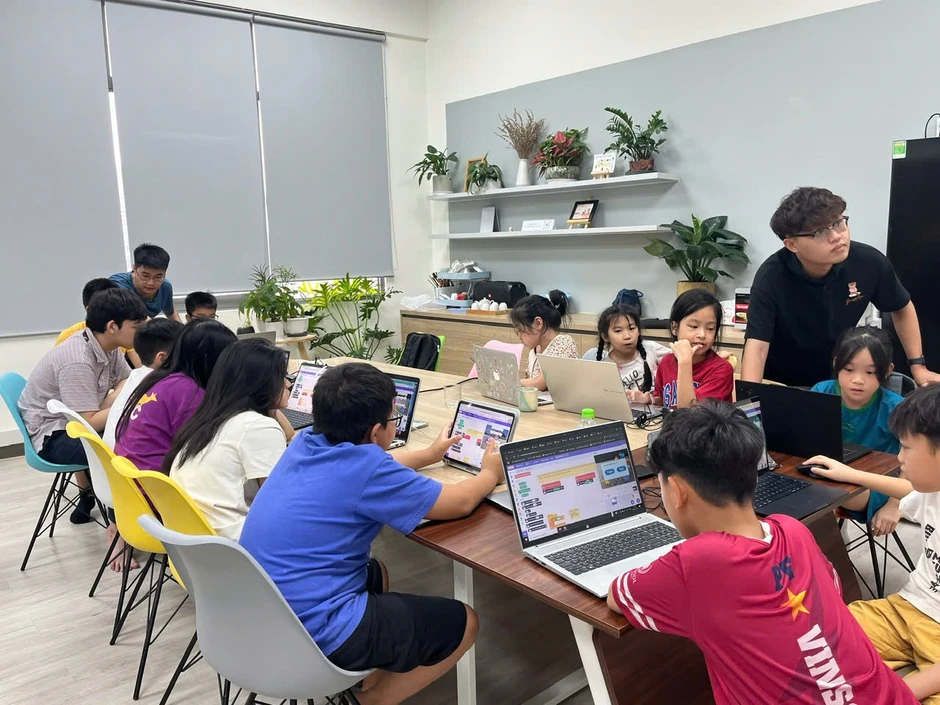 'Cần phát hiện nhân tài từ bậc phổ thông để đào tạo tinh hoa về AI' 'Cần phát hiện nhân tài từ bậc phổ thông để đào tạo tinh hoa về AI'