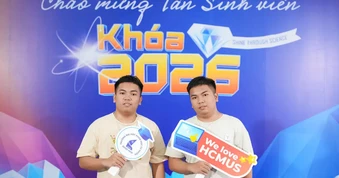 Cặp song sinh mê Toán cùng vào chung giảng đường đại học