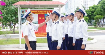 Cậu bé mồ côi cả cha lẫn mẹ và hành trình chạm tay vào ước mơ khoác áo lính Hải quân