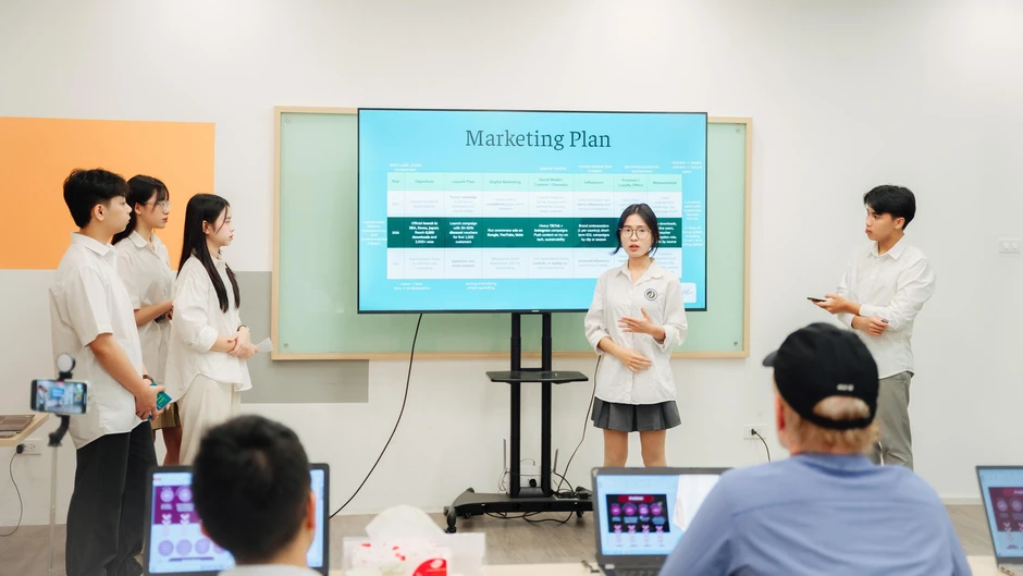 CEO High School: Trường THPT được nhiều phụ huynh làm kinh doanh lựa chọn CEO High School: Trường THPT được nhiều phụ huynh làm kinh doanh lựa chọn