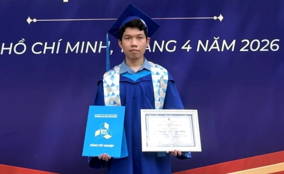 Chàng trai lấy bằng xuất sắc Bách khoa TP HCM trong 3,5 năm Chàng trai lấy bằng xuất sắc Bách khoa TP HCM trong 3,5 năm