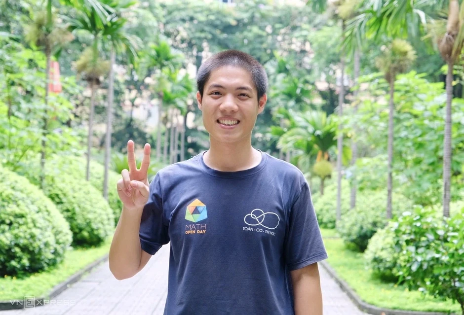 Chàng trai tốt nghiệp thủ khoa Toán với điểm cao kỷ lục Chàng trai tốt nghiệp thủ khoa Toán với điểm cao kỷ lục