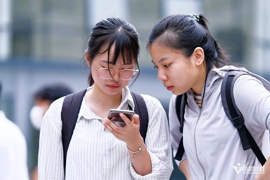 Chỉ hơn 60% học sinh vào lớp 10 công lập, căng thẳng là do thiếu trường Chỉ hơn 60% học sinh vào lớp 10 công lập, căng thẳng là do thiếu trường