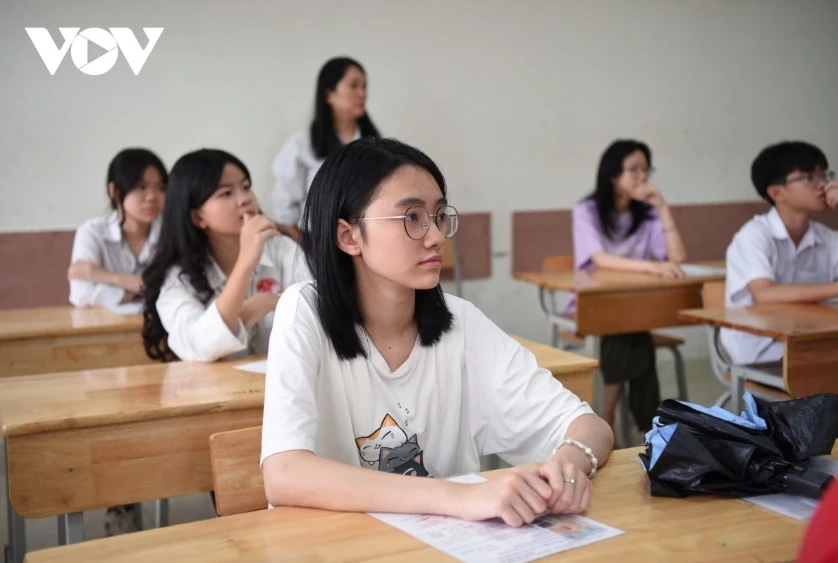 Chiến thuật "3 tầng" giúp sĩ tử Hà Nội chắc suất vào lớp 10 công lập năm 2026 Chiến thuật "3 tầng" giúp sĩ tử Hà Nội chắc suất vào lớp 10 công lập năm 2026