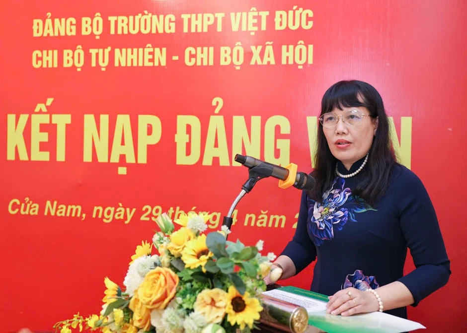 Chín học sinh ưu tú Hà Nội được kết nạp Đảng tại nơi thành lập Chi bộ Cộng sản đầu tiên của Việt Nam