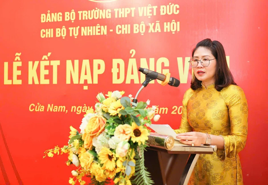 Chín học sinh ưu tú Hà Nội được kết nạp Đảng tại nơi thành lập Chi bộ Cộng sản đầu tiên của Việt Nam