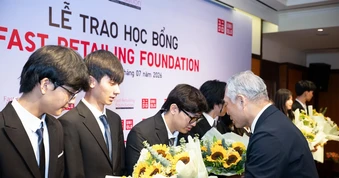 Chín học sinh Việt Nam nhận học bổng toàn phần du học Nhật Bản của Quỹ Fast Retailing