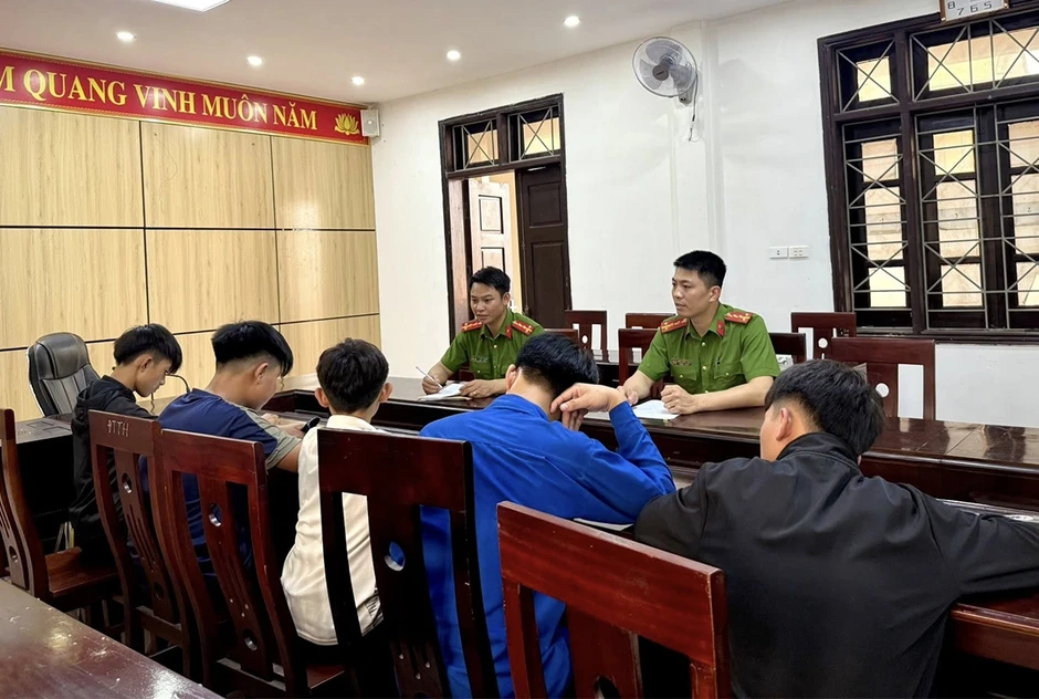 Choáng với việc biến xe điện thành “quái thú tốc độ” của học sinh Choáng với việc biến xe điện thành “quái thú tốc độ” của học sinh