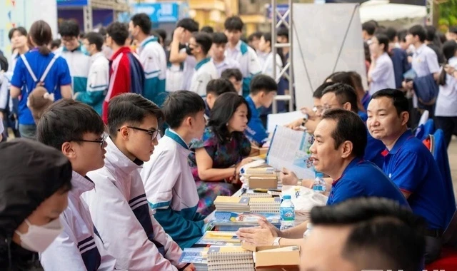 Chọn ngành 'hot' hay chọn ngành 'hợp'? Chọn ngành 'hot' hay chọn ngành 'hợp'?