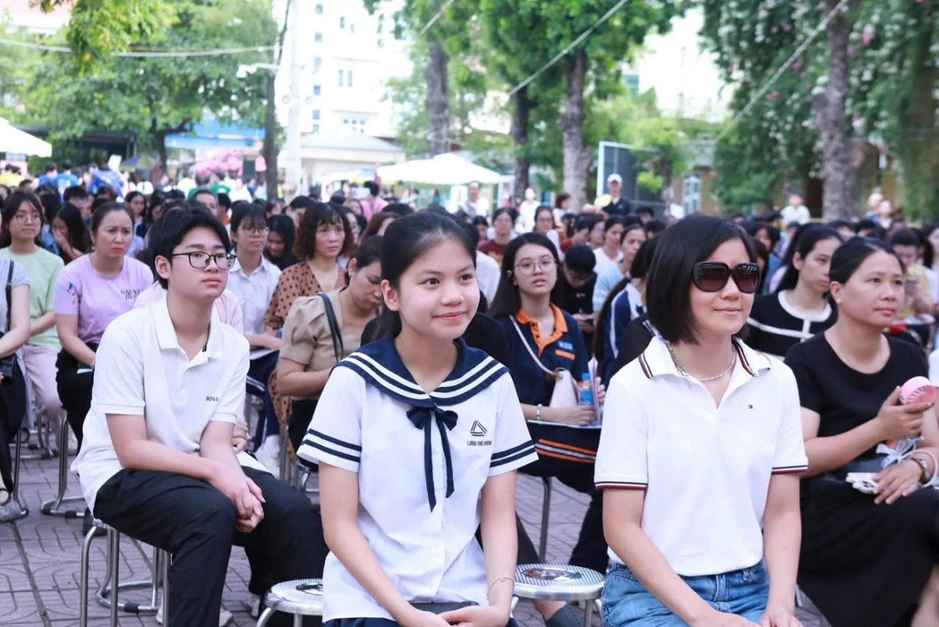 Chọn tổ hợp lớp 10 thế nào để không tự thu hẹp cơ hội vào đại học? Chọn tổ hợp lớp 10 thế nào để không tự thu hẹp cơ hội vào đại học?