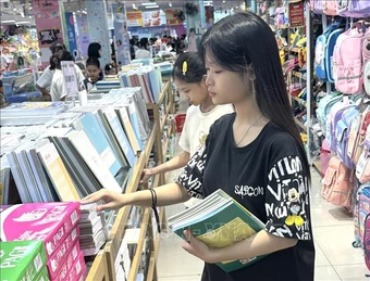 Chủ động nguồn hàng, siết hàng giả trước mùa tựu trường