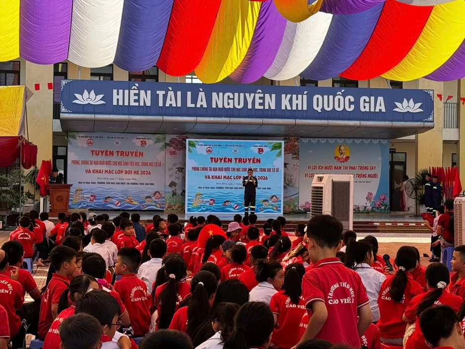 Chủ động trang bị kỹ năng phòng chống đuối nước cho học sinh trong dịp hè Chủ động trang bị kỹ năng phòng chống đuối nước cho học sinh trong dịp hè