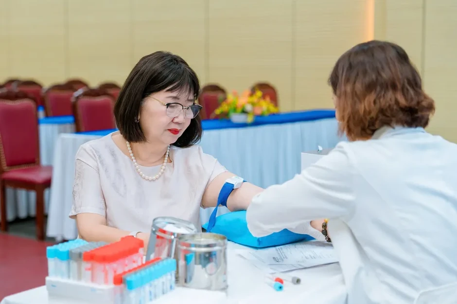 Chủ tịch Hội đồng Trường Đại học Nguyễn Tất Thành nhận giải thưởng ngành dệt may Chủ tịch Hội đồng Trường Đại học Nguyễn Tất Thành nhận giải thưởng ngành dệt may