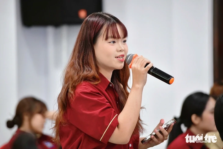 Chủ tịch Liên hiệp phát minh sáng chế Pháp giao lưu với sinh viên học tại báo Tuổi Trẻ Chủ tịch Liên hiệp phát minh sáng chế Pháp giao lưu với sinh viên học tại báo Tuổi Trẻ