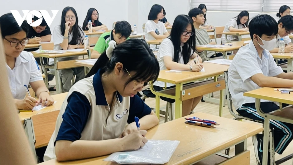 Chuẩn ngoại ngữ mới ở Hà Nội: Học sinh THPT trường chất lượng cao phải đạt B2 Chuẩn ngoại ngữ mới ở Hà Nội: Học sinh THPT trường chất lượng cao phải đạt B2