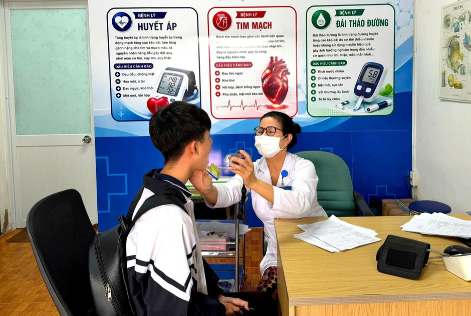 Chương trình kiểm tra sức khỏe ý nghĩa với học sinh Gia Lai