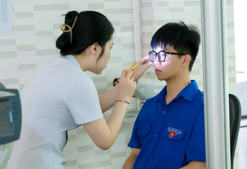 Chương trình kiểm tra sức khỏe ý nghĩa với học sinh Gia Lai