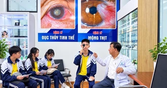 Chương trình kiểm tra sức khỏe ý nghĩa với học sinh Gia Lai