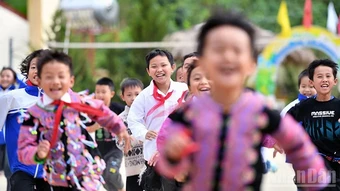 Chương trình "Chia sẻ cùng thầy cô" năm 2026 sẽ tổ chức school tour chủ đề "Lớp học reo vui"