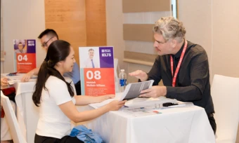 Chuyên gia gợi ý mẹo đạt 7.0 IELTS Writing, Speaking