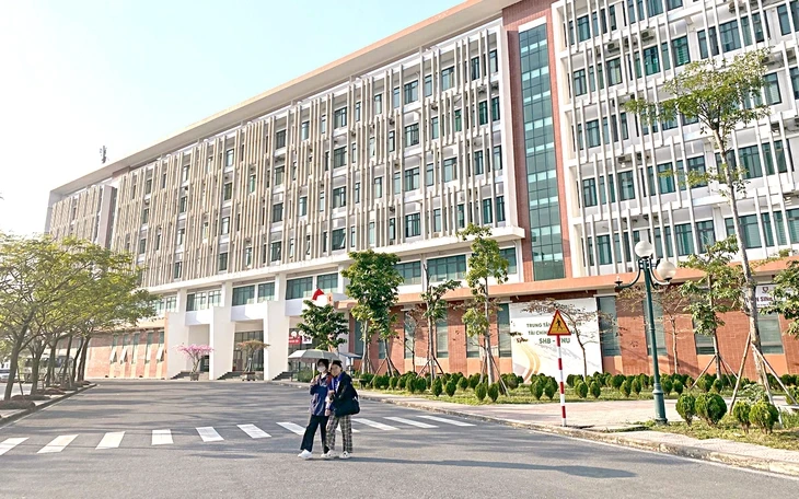 Chuyên gia nói gì khi Hà Nội tính di dời bệnh viện, trường đại học ra khỏi nội đô? Chuyên gia nói gì khi Hà Nội tính di dời bệnh viện, trường đại học ra khỏi nội đô?