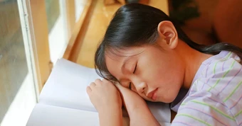 Chuyên viên tư vấn học đường cảnh báo: Đem ngay "3 THỨ" này ra khỏi phòng ngủ con bạn!