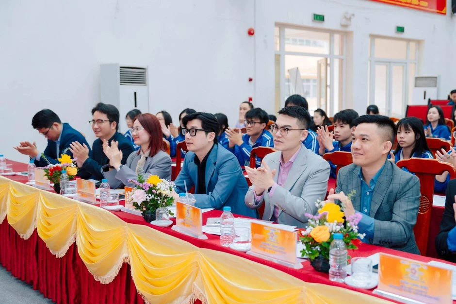 ClassUp phối hợp triển khai 'Vũ đài trí tuệ 2026' tại Hưng Yên ClassUp phối hợp triển khai 'Vũ đài trí tuệ 2026' tại Hưng Yên