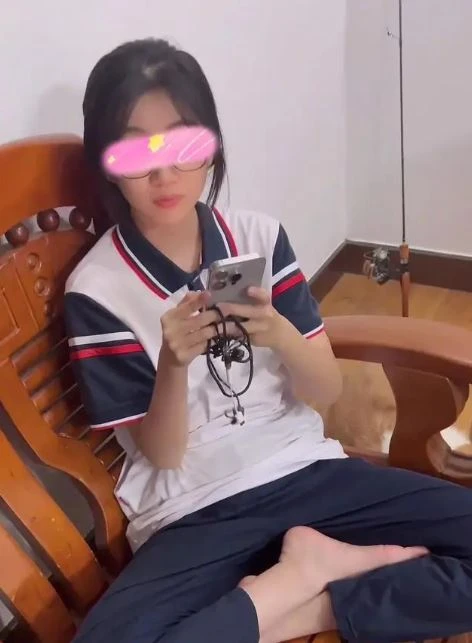 Có con cái kiểu này thì bố mẹ nào cũng suy sụp! Có con cái kiểu này thì bố mẹ nào cũng suy sụp!