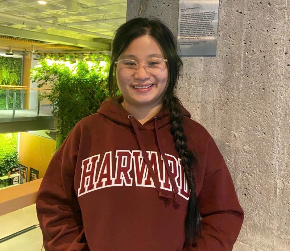 Cô gái khiếm thị trúng tuyển thạc sĩ Đại học Harvard, Oxford, Stanford Cô gái khiếm thị trúng tuyển thạc sĩ Đại học Harvard, Oxford, Stanford